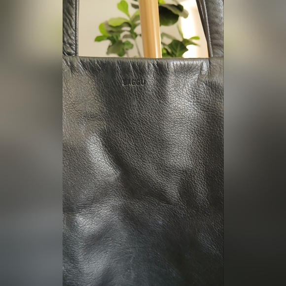 BAGGU Basic Leather Tote Bag in Black - Picture 6 of 9